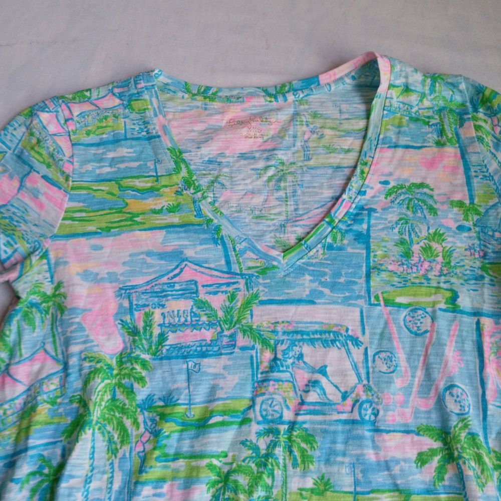 Lilly Pulitzer Top XXS Golf Tee Colorful Print Blouse‎ Pink Green Beachy Honda